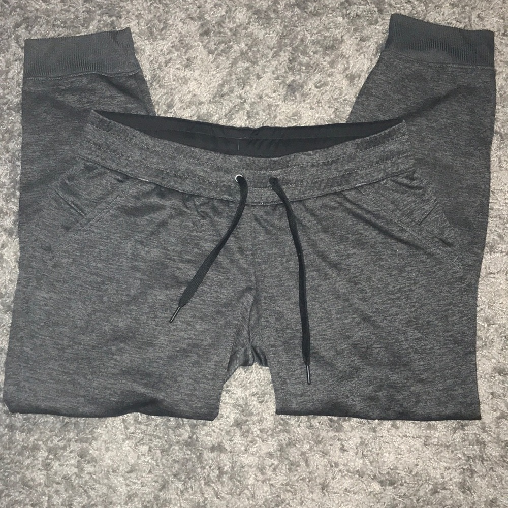 Women’s heather gray jogger sweatpants